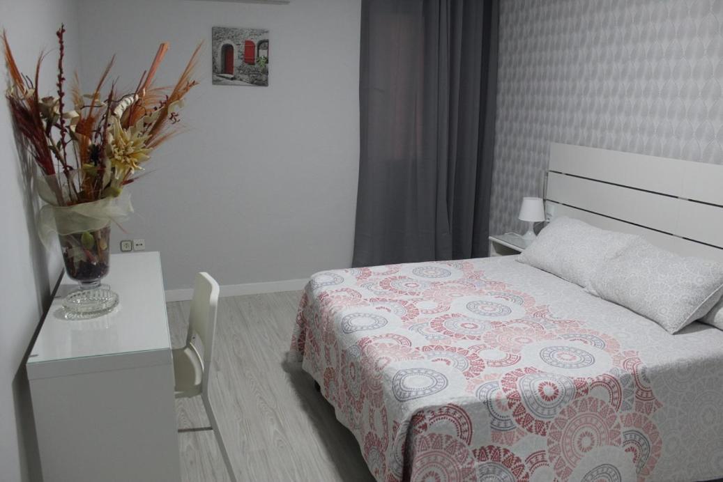 Hostal Fuente Del Pino Jumilla Ngoại thất bức ảnh