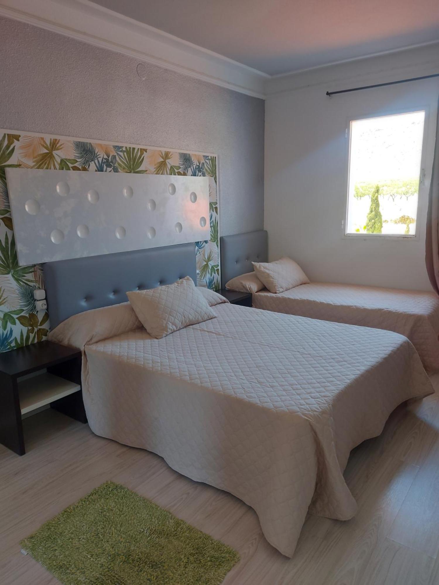 Hostal Fuente Del Pino Jumilla Ngoại thất bức ảnh